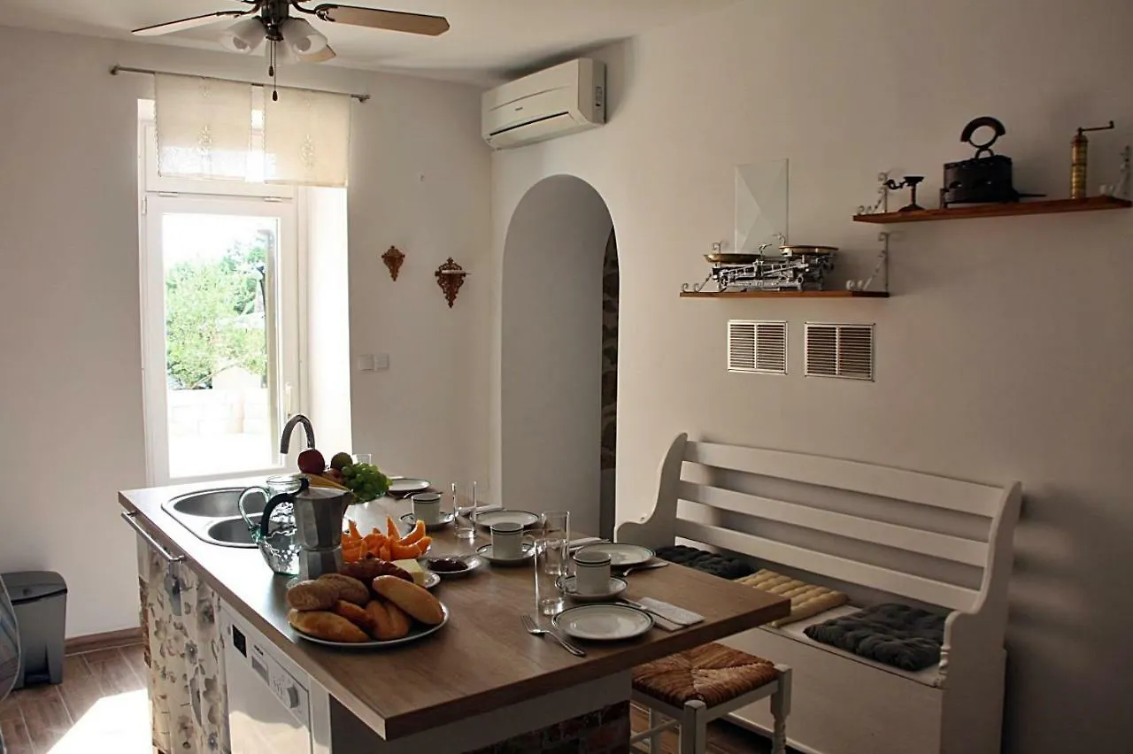 Holiday home Mala Kuca Za Veliki Odmor Villa Silo  Croatia